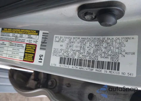 2011 Toyota Tacoma Base V6 z USA, uszkodzony, nr VIN 3TMLU4EN7BM063724